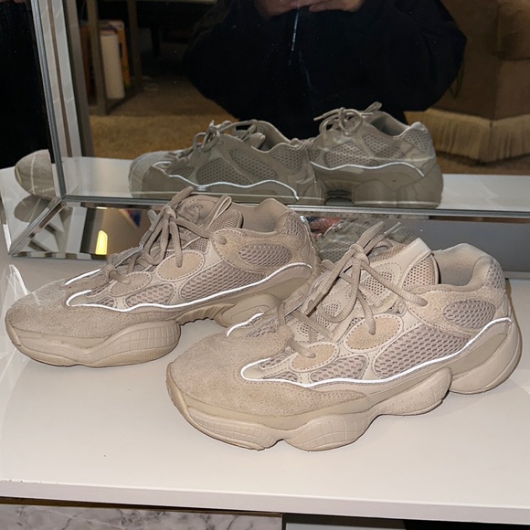 Yeezy 500 Blush - Picture 2 of 10